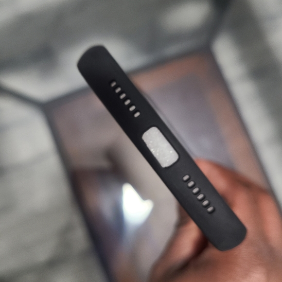 Iphone cases and came protector - Picture 9 of 13